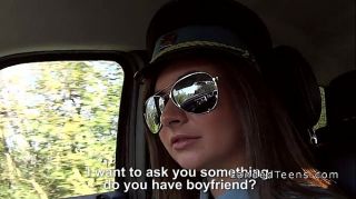 Teen police woman sucking dick in car