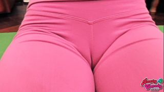 Cameltoe Teen Big Ass Big Tits in Tight Yoga Pants