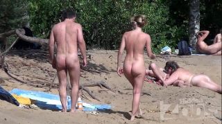 voyeur blowjob on a nudist beach