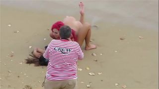 mulheres nuas na praia em albufeira (praia do peneco)