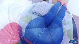 Huge Round Ass Tiny Waist Jeans About to Explode!