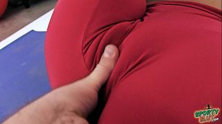 Amazing Cameltoe Puffy Pussy in Tight Yoga Pants. Round Ass too