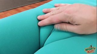 Huge Round Ass Teen has Huge Cameltoe Working Out on Tight Leggings