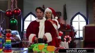 Santa Claus And Mrs. Claus (Phoenix Marie) Have Hardcore Sex