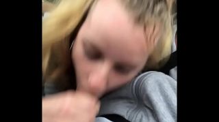 Sucking an amazing cock in the car !