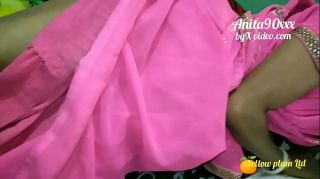 Indian Anita bhabi ki pink saree me chudai Indian sex video