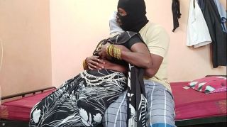 भारतीय छोटी बहन की चूत भाई ने फाड़ दी