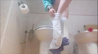 over 20 minutes of hot pee with Chantal