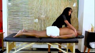 Massagem Brazil - Novinha Babi faz massagem completa em cliente pauzudo | Babi Fantinni e Jota