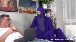 Niqab babe likes it hard