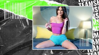 Curvy Teen Slut Samantha Reigns In Yoga Pants Sucks Her Stepdads Cock When Stepmom Is Not Watching