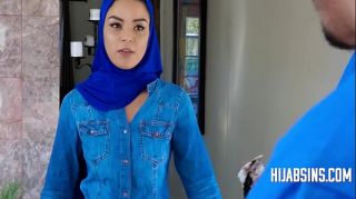 Hijab Teen's Lacey Secret Used To