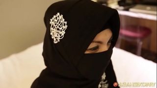 18yo Hijab arab muslim teen in Tel Aviv Israel sucking and fucking big white cock