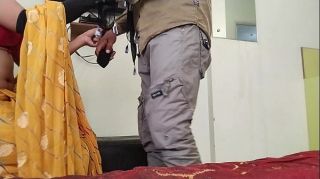 इंडियन भाभी की टीवी इलेक्ट्रीशियन के साथ दर्दभरी चूत चुदाई साफ हिंदी आवाज में | यॉर दीदी प्रिया