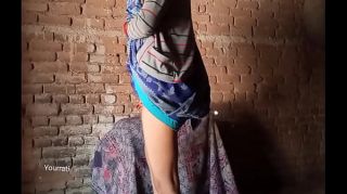 देसी नेहा भाभी गांव में अपने पति के साथ दिन में सेक्स का मजा