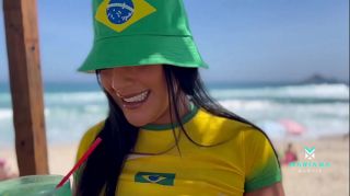 Rough sex with a fan who recognized me on the beaches of Brazil - MultiSquirt BBC Mariana Martix