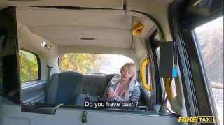 Fake Taxi GILF has no cash to pay the driver so she fucks him for payment